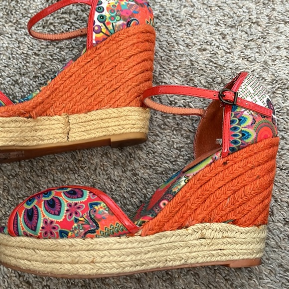 Beautiful Desigual wedge sandals - Picture 6 of 8